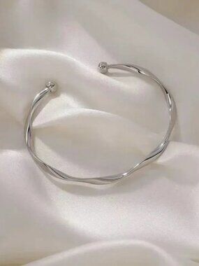 “Anya” Minimalist Twist Open Adjustable Gold Neutral Fashion Simple Bracelet